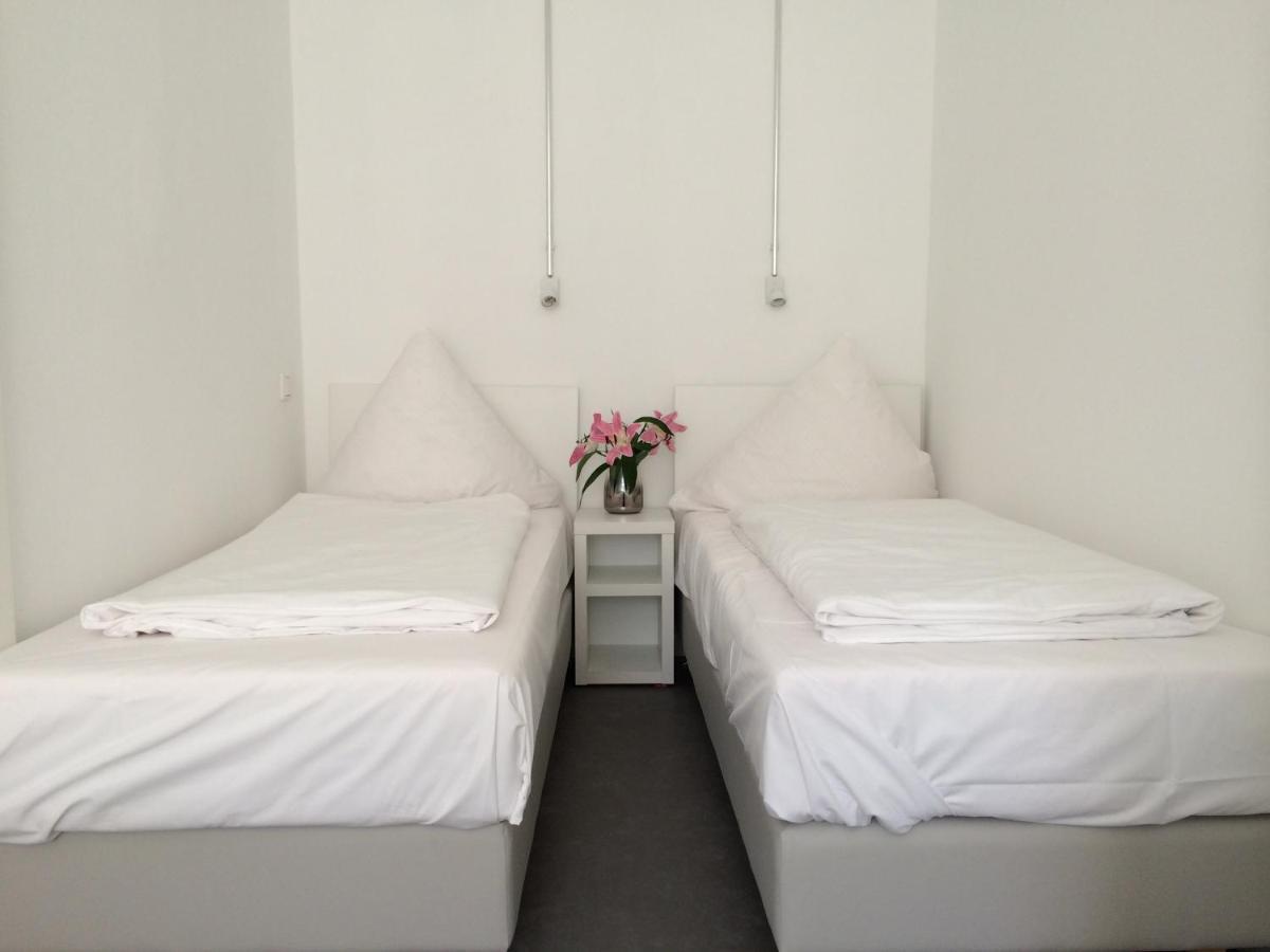 Apartment&Rooms Near Brandenburg Gate Берлин Екстериор снимка