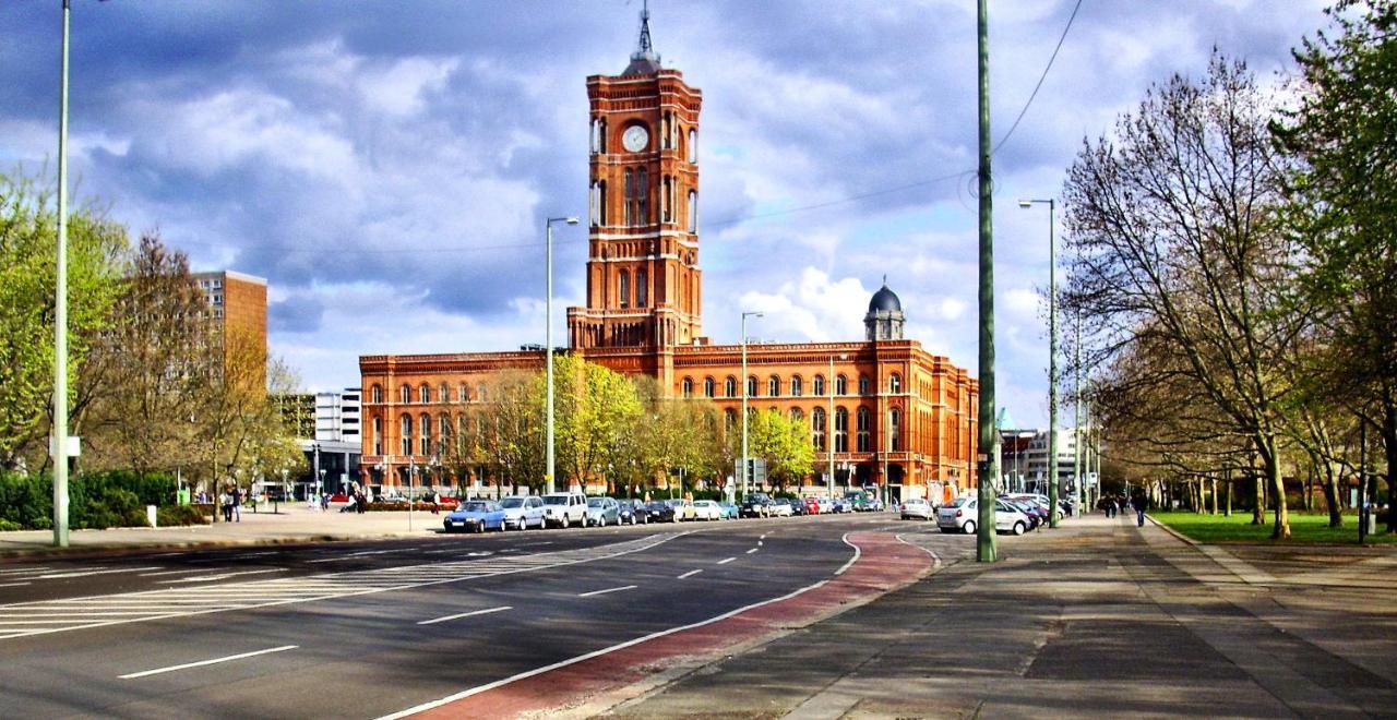 Apartment&Rooms Near Brandenburg Gate Берлин Екстериор снимка